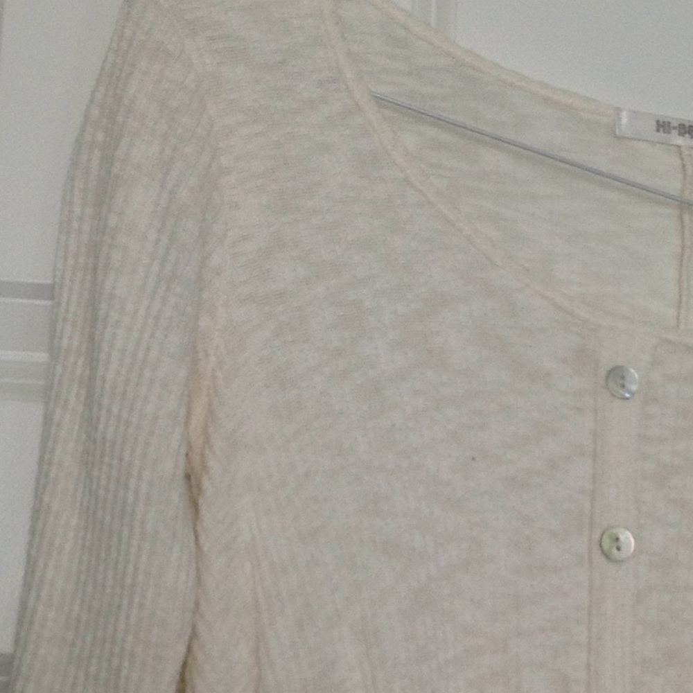 HiLow Top - Picture 2 of 4